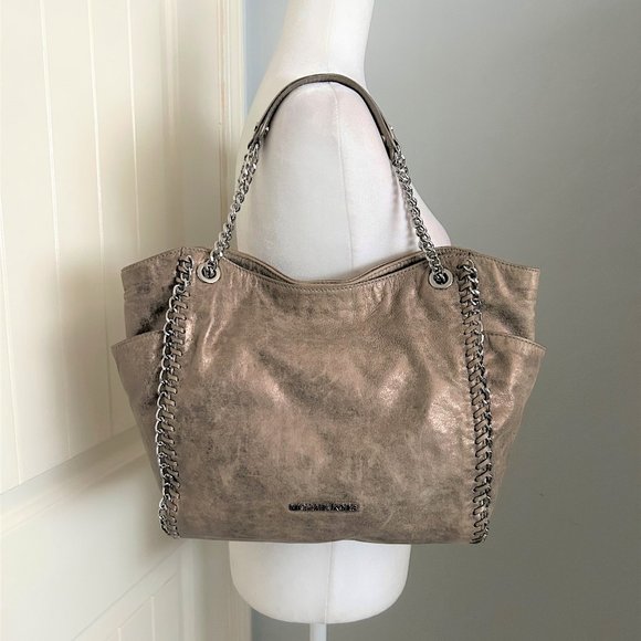 Michael Kors Distressed Platinum Slouchy Leather Bag Chain Detail MK Logo Cover - Picture 1 of 10
